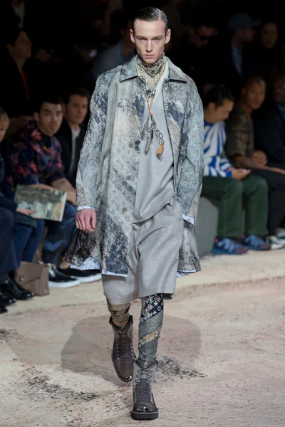 Look 1
